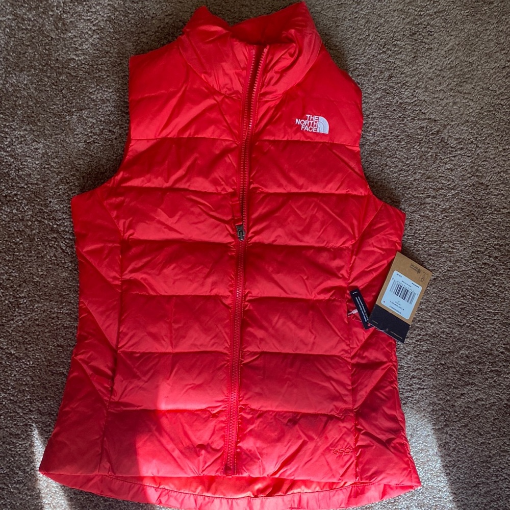 The north face 550 vest new with tags small